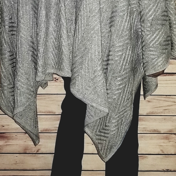 CALVIN KLEIN Poncho Cardigan w Metallic Thread - Picture 2 of 6